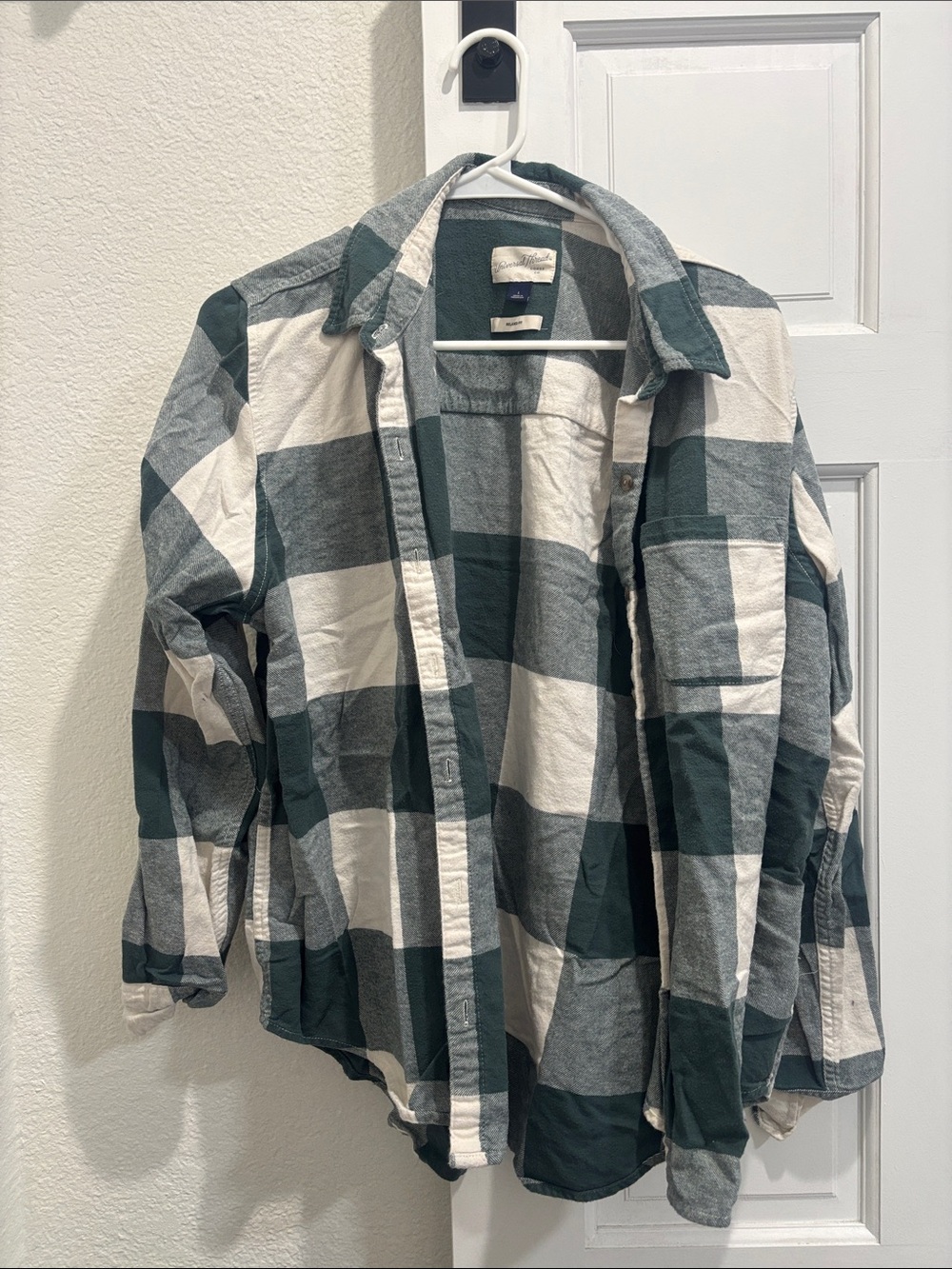 Universal Thread Green and White Plaid Button-Down Shirt